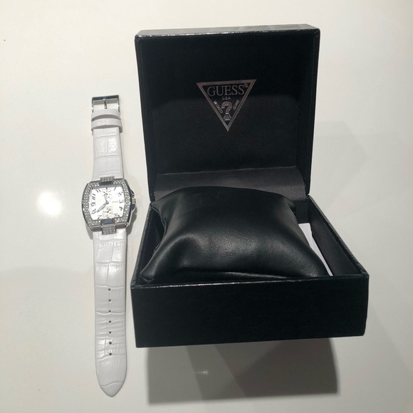 Guess Watch with White Leather Strap - Picture 3 of 7
